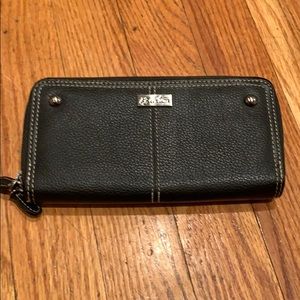 Buxton Genuine Leather Zipper Wallet
